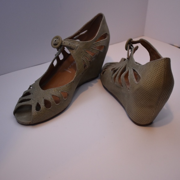 Jeffrey Campbell Shoes - Jeffrey Campbell Havana   green  wedges